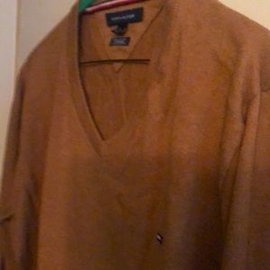 Tan men’s sweater. XL.
